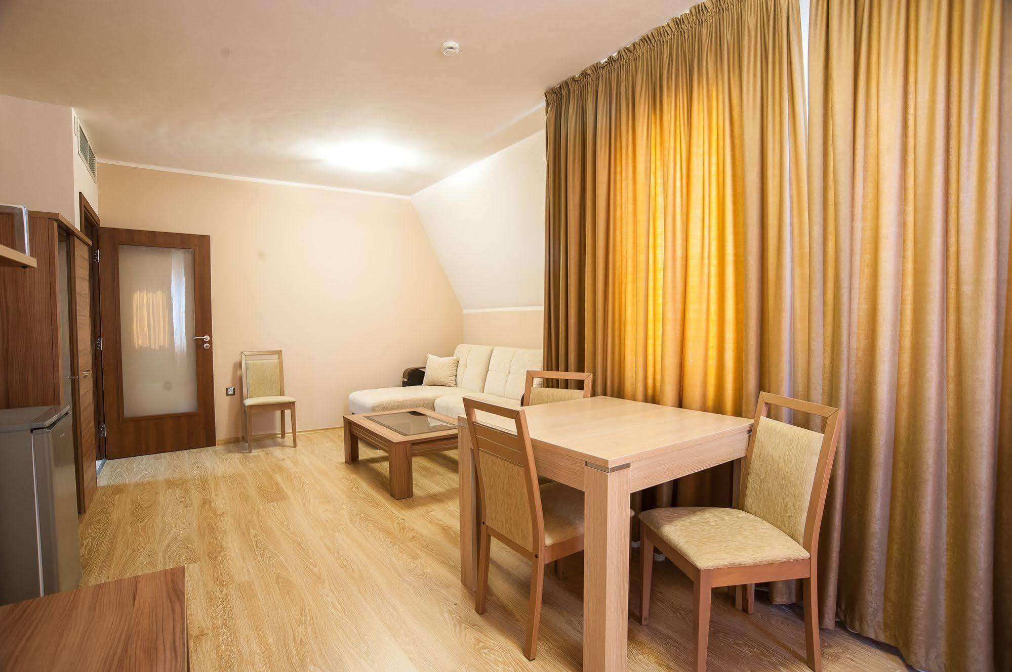 C Comfort Hotel & Wellness Hisarea Exterior foto