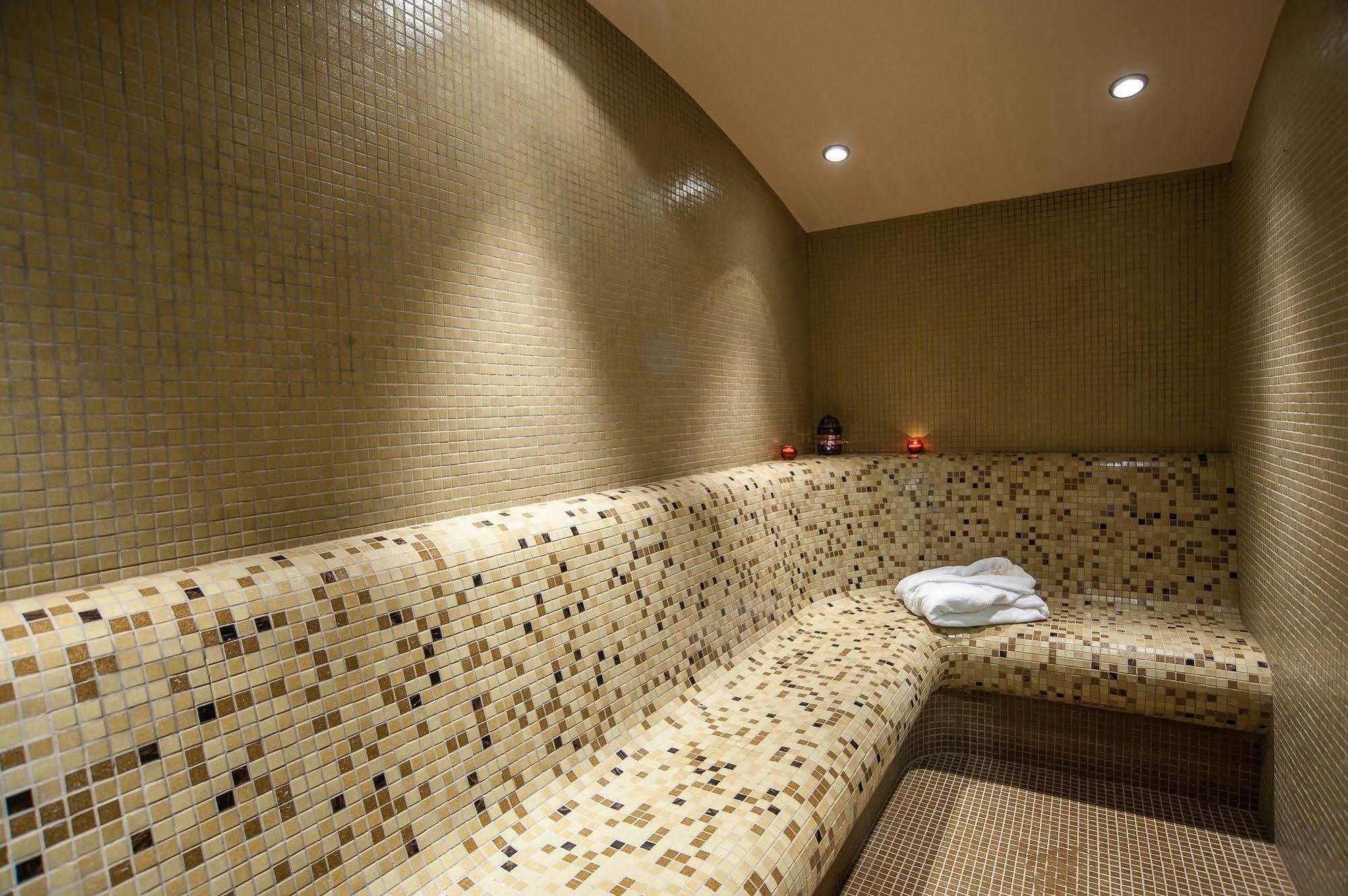 C Comfort Hotel & Wellness Hisarea Exterior foto